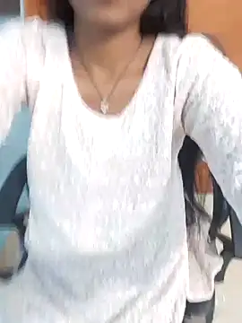 Snapshot of Divya-2007 chatting on 02/01/25, 06:21 Divya-2007 online show from 02/01/25, 06:21