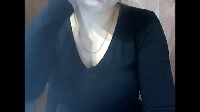 Snapshot of Allie_Janet chatting on 12/01/25, 08:08 Allie Janet online show from 12/01/25, 08:08