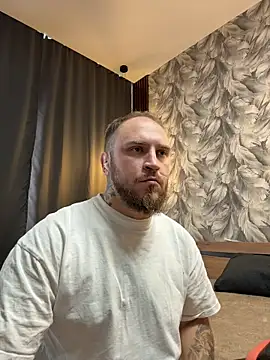 Snapshot of _XxX-XxX_ chatting on 10/23/25, 08:02 XxX-XxX online show from 10/23/25, 08:02