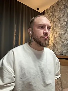 Snapshot of _XxX-XxX_ chatting on 11/05/25, 05:24 XxX-XxX online show from 11/05/25, 05:24