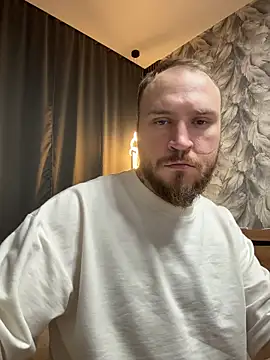 Snapshot of _XxX-XxX_ chatting on 11/10/25, 04:17 XxX-XxX online show from 11/10/25, 04:17