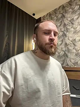 Snapshot of _XxX-XxX_ chatting on 11/17/25, 08:47 XxX-XxX online show from 11/17/25, 08:47