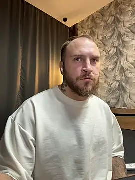 Snapshot of _XxX-XxX_ chatting on 11/18/25, 11:59 XxX-XxX online show from 11/18/25, 11:59