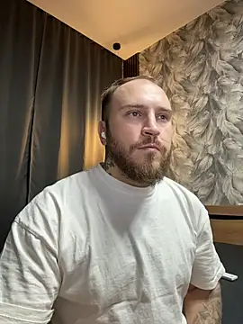 Snapshot of _XxX-XxX_ chatting on 11/23/25, 01:38 XxX-XxX online show from 11/23/25, 01:38