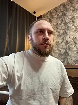 Snapshot of _XxX-XxX_ chatting on 11/29/25, 08:39 XxX-XxX online show from 11/29/25, 08:39