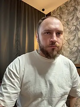 Snapshot of _XxX-XxX_ chatting on 12/01/25, 11:48 XxX-XxX online show from 12/01/25, 11:48