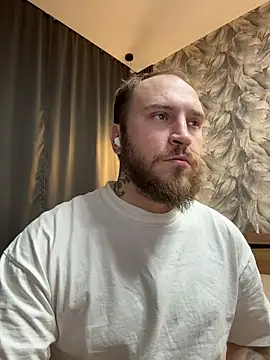 Snapshot of _XxX-XxX_ chatting on 12/14/25, 01:27 XxX-XxX online show from 12/14/25, 01:27