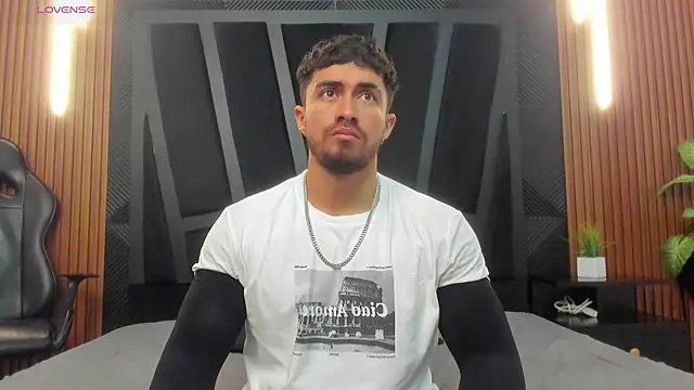 Snapshot of Brad_Summer chatting on 11/05/25, 05:13 Brad Summer online show from 11/05/25, 05:13