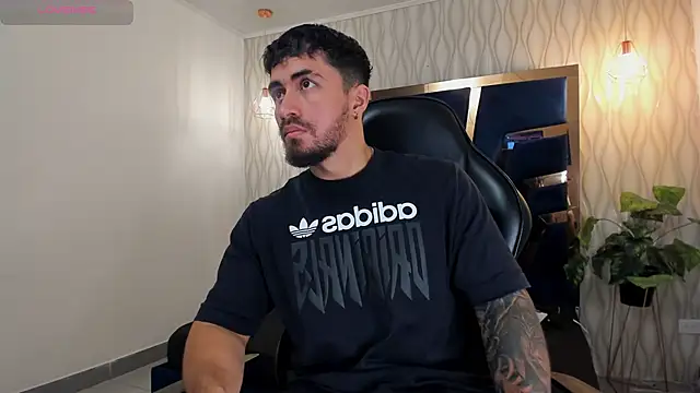 Snapshot of Brad_Summer chatting on 11/06/25, 05:25 Brad Summer online show from 11/06/25, 05:25