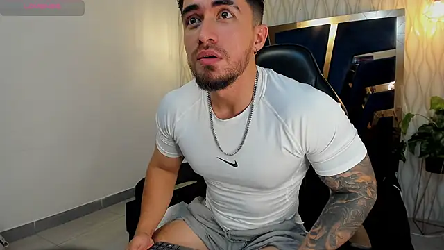 Snapshot of Brad_Summer chatting on 11/11/25, 05:13 Brad Summer online show from 11/11/25, 05:13