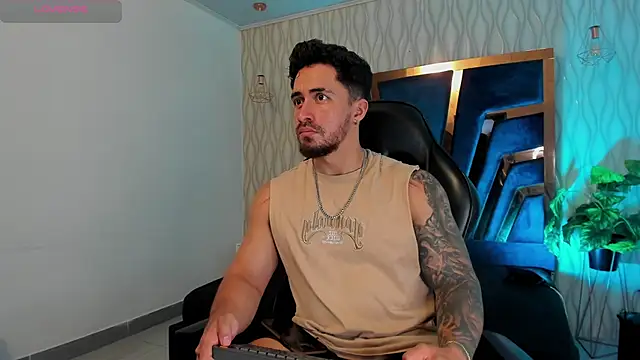 Snapshot of Brad_Summer chatting on 11/18/25, 05:17 Brad Summer online show from 11/18/25, 05:17