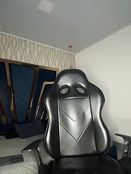 Snapshot of Brad_Summer chatting on 11/21/25, 05:22 Brad Summer online show from 11/21/25, 05:22