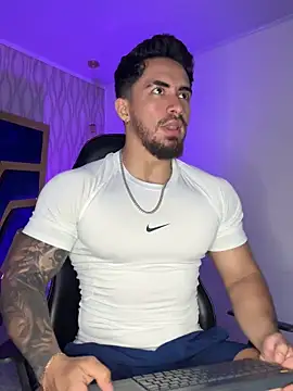 Snapshot of Brad_Summer chatting on 11/25/25, 05:46 Brad Summer online show from 11/25/25, 05:46