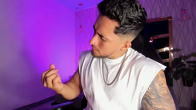 Snapshot of Brad_Summer chatting on 11/27/25, 05:37 Brad Summer online show from 11/27/25, 05:37