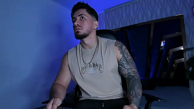 Snapshot of Brad_Summer chatting on 11/28/25, 05:26 Brad Summer online show from 11/28/25, 05:26