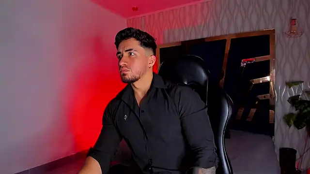 Snapshot of Brad_Summer chatting on 12/15/25, 05:17 Brad Summer online show from 12/15/25, 05:17