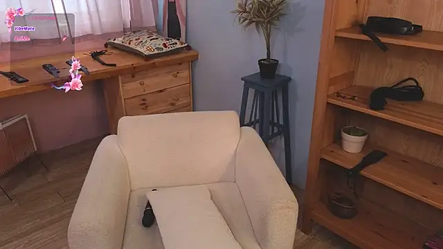 Snapshot of too_sexxxy chatting on 09/20/25, 09:54 too sexxxy online show from 09/20/25, 09:54