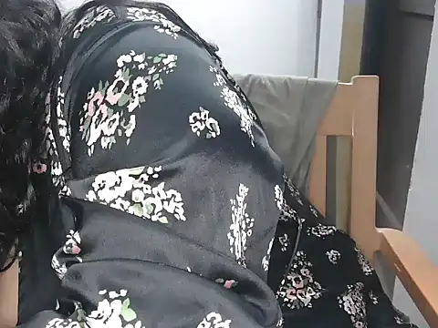 Snapshot of kissingcurvy chatting on 02/10/26, 07:12 kissingcurvy online show from 02/10/26, 07:12