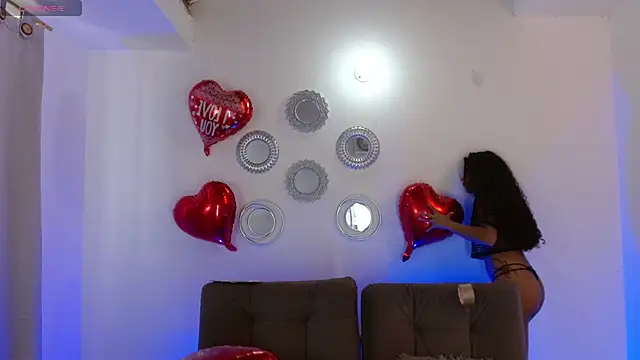 lucie petite online show from 02/12/25, 06:40