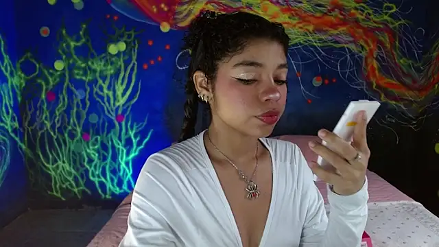 lucie petite online show from 09/10/25, 06:19