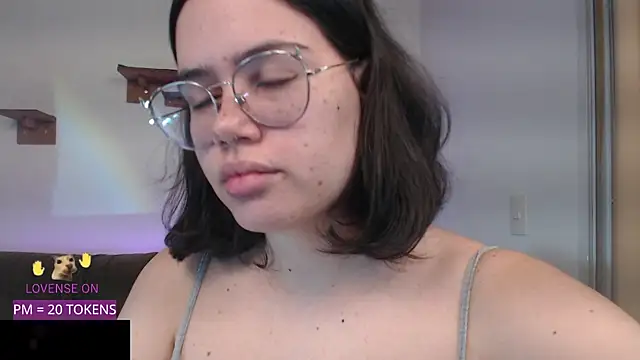 crystalll room online show from 05/11/26, 12:49