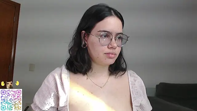 crystalll room online show from 06/23/26, 02:53
