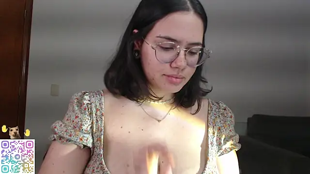 crystalll room online show from 06/28/26, 02:06