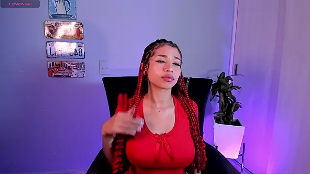 Snapshot of Curly915 chatting on 02/11/25, 02:03 Curly915 online show from 02/11/25, 02:03