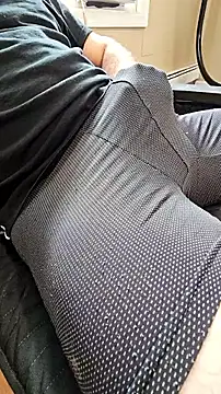 Snapshot of HorneyCalboy chatting on 02/21/26, 04:41 HorneyCalboy online show from 02/21/26, 04:41