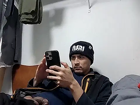 Snapshot of PerroDemonioHot chatting on 02/07/26, 10:35 PerroDemonioHot online show from 02/07/26, 10:35