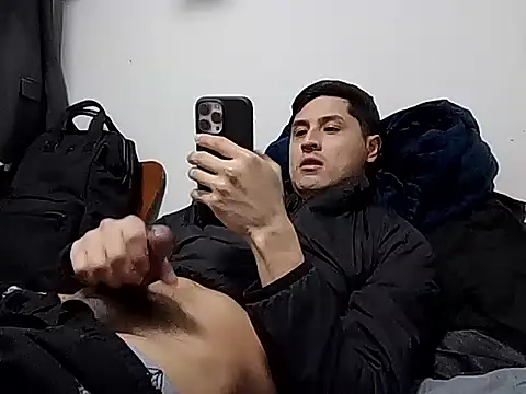 Snapshot of PerroDemonioHot chatting on 02/14/26, 12:51 PerroDemonioHot online show from 02/14/26, 12:51