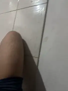 Snapshot of MorenoTatuado011 chatting on 11/23/25, 08:14 MorenoTatuado011 online show from 11/23/25, 08:14