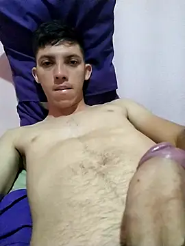 welitonzz28 online show from 03/10/26, 04:06