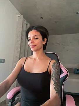 Snapshot of Rosariolovex chatting on 01/28/25, 04:41 Rosariolovex online show from 01/28/25, 04:41