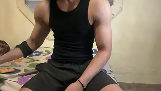 Snapshot of hot_hunk_boy chatting on 07/10/26, 06:21 hot hunk boy online show from 07/10/26, 06:21