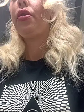 Snapshot of 1fun_one chatting on 12/18/25, 12:55 1fun one online show from 12/18/25, 12:55