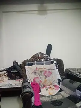 YourSuperTanya online show from 03/17/25, 04:33