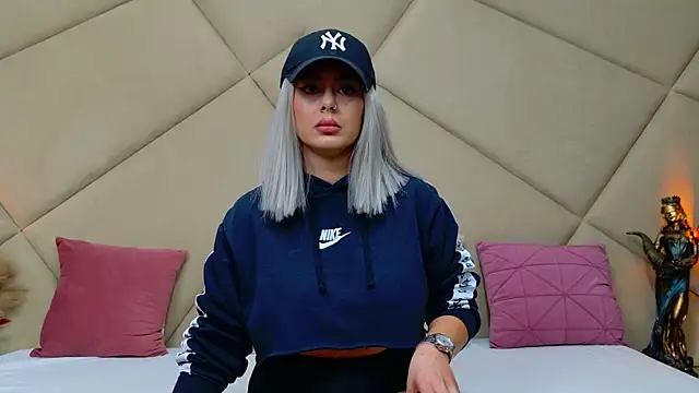 ChloeFrost online show from 11/21/25, 05:50