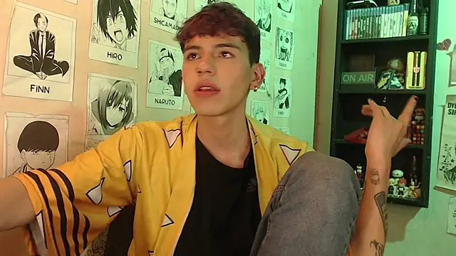 Snapshot of Mickey_Magic chatting on 02/18/25, 10:47 Mickey Magic online show from 02/18/25, 10:47