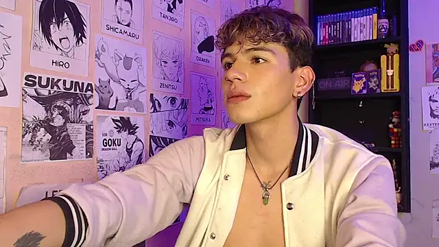 Snapshot of Mickey_Magic chatting on 03/03/25, 08:27 Mickey Magic online show from 03/03/25, 08:27