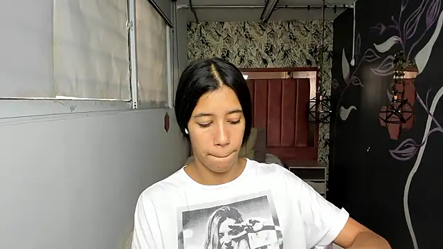 Snapshot of Connie_Bell chatting on 03/09/26, 07:40 Connie Bell online show from 03/09/26, 07:40