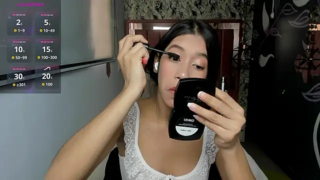 Snapshot of Connie_Bell chatting on 03/12/26, 02:45 Connie Bell online show from 03/12/26, 02:45