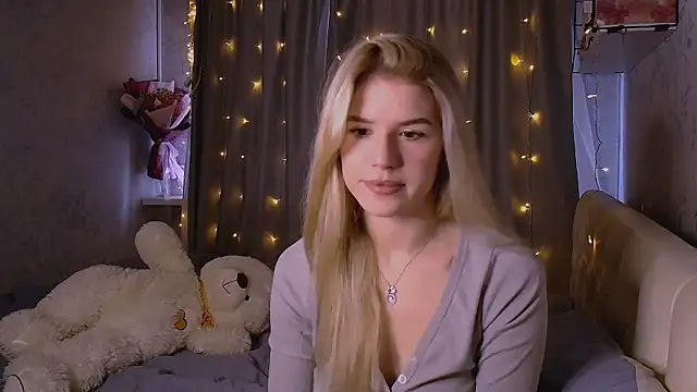 Snapshot of Melissa_smith_ chatting on 10/11/25, 11:42 Melissa smith online show from 10/11/25, 11:42