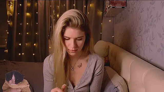 Snapshot of Melissa_smith_ chatting on 11/17/25, 10:59 Melissa smith online show from 11/17/25, 10:59