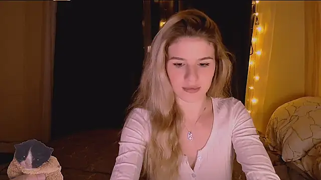 Snapshot of Melissa_smith_ chatting on 12/01/25, 10:37 Melissa smith online show from 12/01/25, 10:37