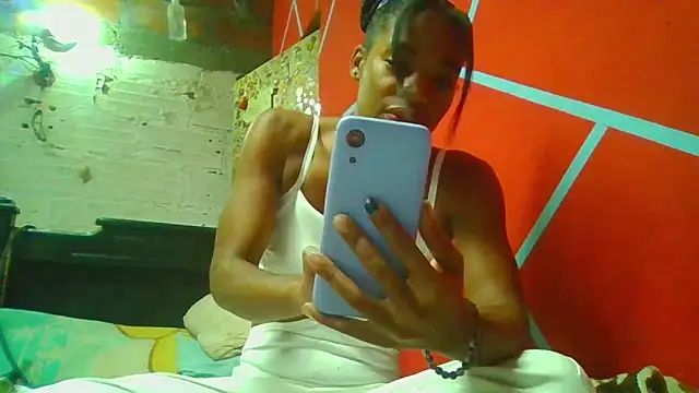 Snapshot of Biancalopez-02 chatting on 12/16/25, 11:43 Biancalopez-02 online show from 12/16/25, 11:43