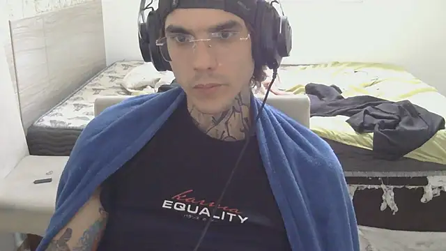Snapshot of smokingink chatting on 06/25/26, 10:42 smokingink online show from 06/25/26, 10:42
