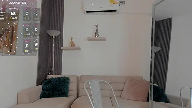 Snapshot of laurah_hill chatting on 03/22/25, 12:25 laurah hill online show from 03/22/25, 12:25