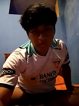 Snapshot of dar23465 chatting on 02/13/25, 04:22 dar23465 online show from 02/13/25, 04:22