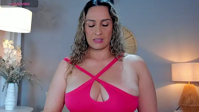 Snapshot of viviannehill_hot chatting on 02/27/25, 09:58 viviannehill hot online show from 02/27/25, 09:58